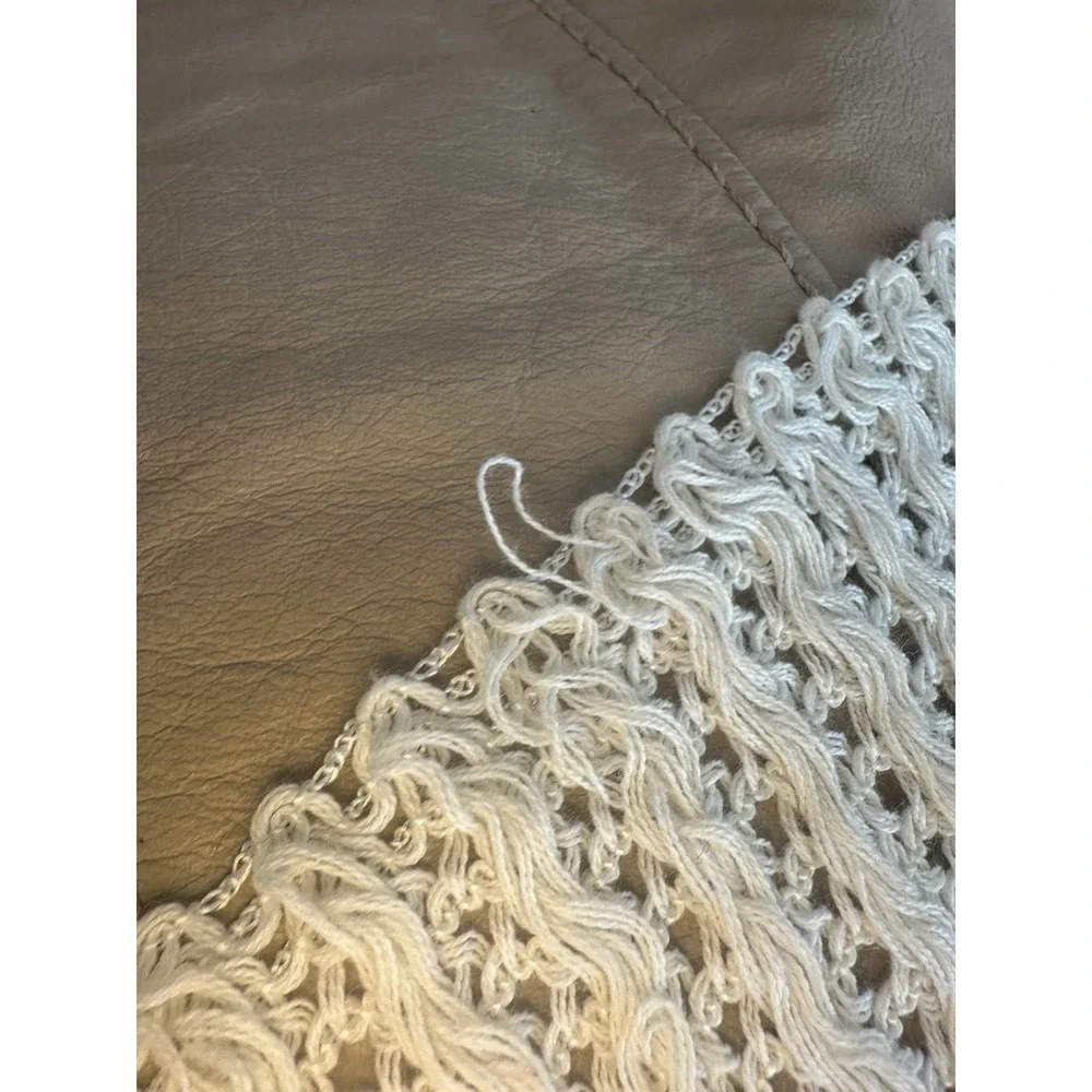 Vintage Handmade Baby Blanket  White With Delicate Pink Flowers‎